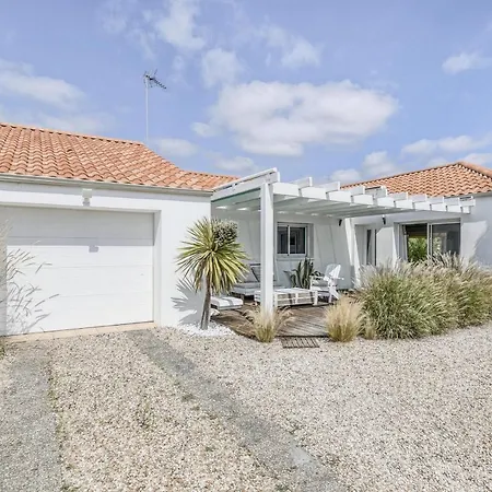 Сasa de vacaciones Maison Avec Piscine Pour 6 Personnes Les Sables-dʼOlonne