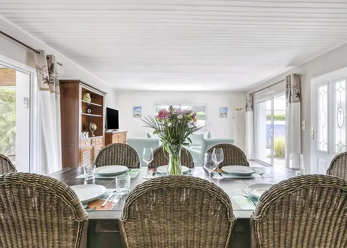 Prázdninový dům Maison Avec Piscine Pour 6 Personnes